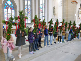Palmsonntag in St. Crescentius - Beginn der Heiligen Woche (© Karl-Franz Thiede)
